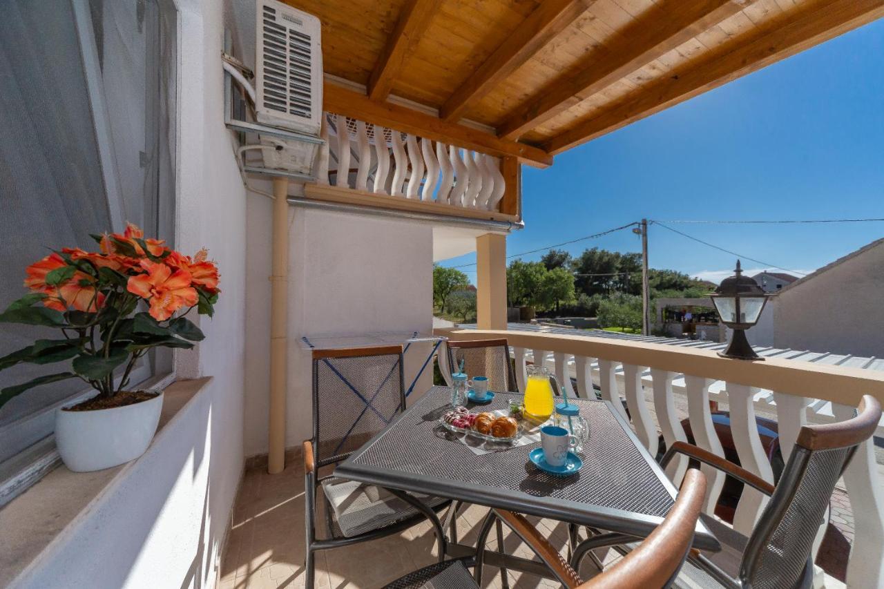 Apartmani Dada Biograd Na Moru Exterior foto